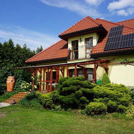 Comfortable House With Garden Manki Eksteriør bilde